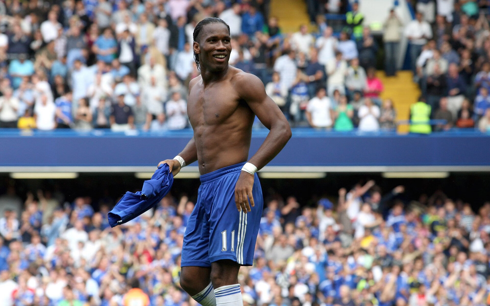 合作模式：品牌与战队联合营销创造多元变现渠道，合作品牌策略的优缺点