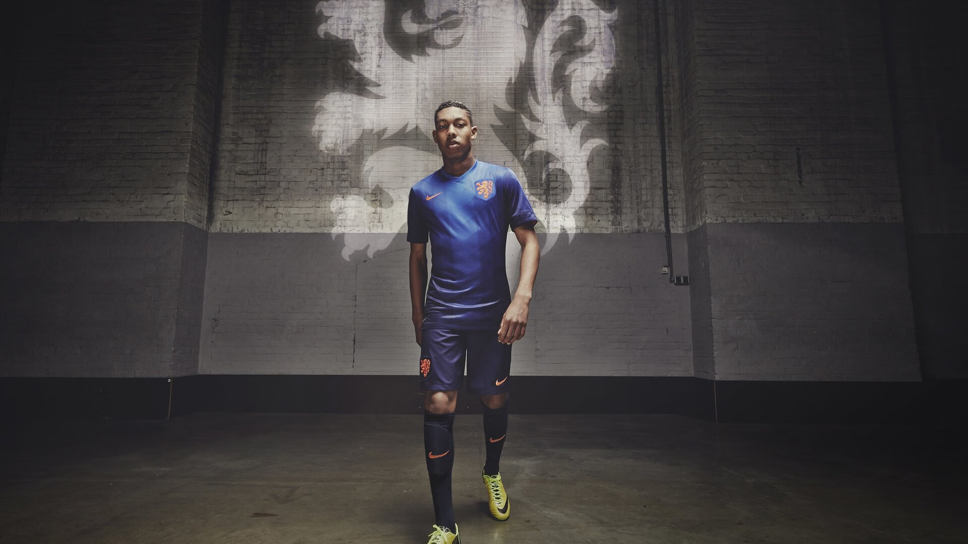 西甲球员工资排名前二十曝光!皇马11人巴萨7人!姆巴佩每周469万,西甲球员收入