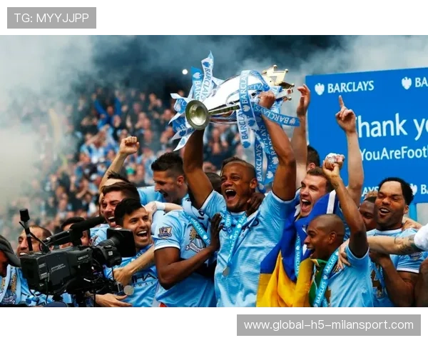 利物浦凯恩关键时刻力挽狂澜获赞：英超绿茵场上的英雄之战