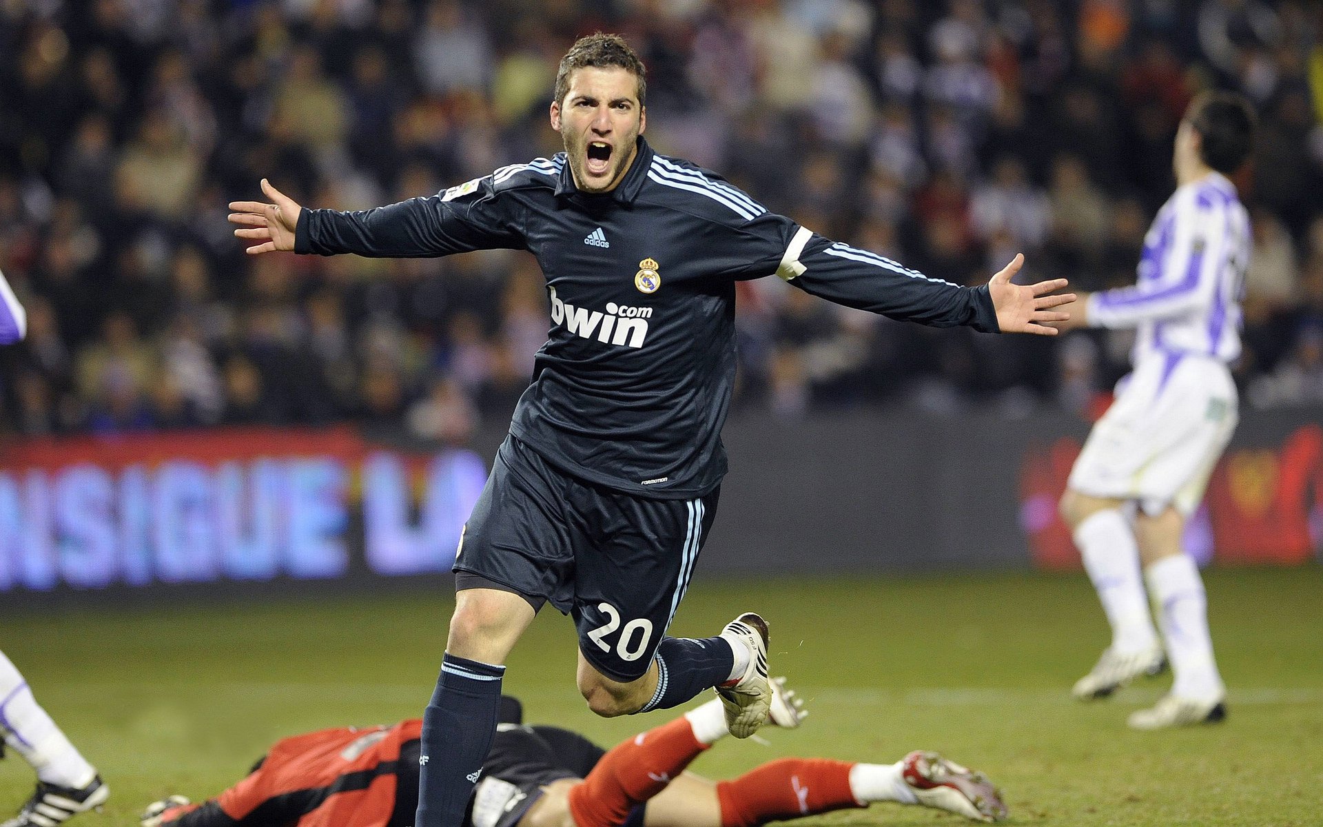 世界杯激情岁月:精彩片段,永世铭记!,最激情的世界杯歌曲是哪首